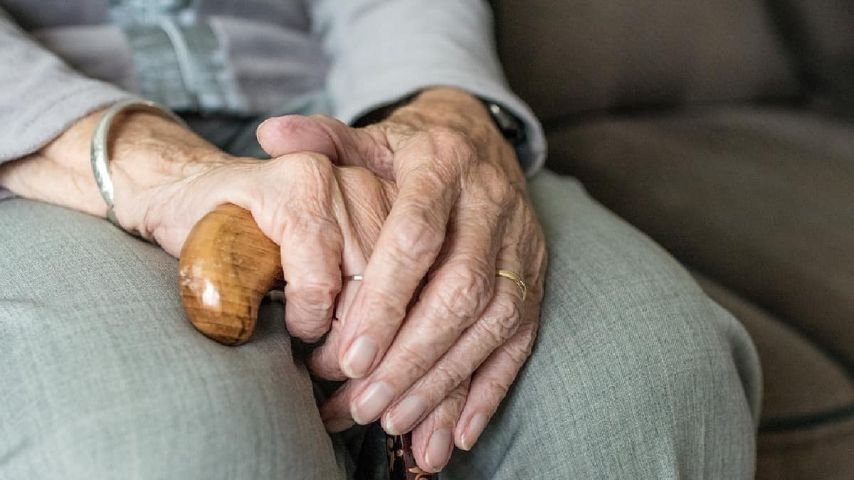 Luto en barrio Villas del Socorro de Medellín por muerte accidental de adulto mayor
