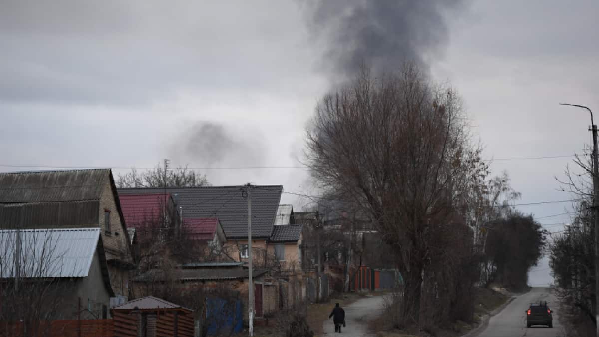 Fuerzas rusas toman aeropuerto militar Antonov, cerca de Kiev