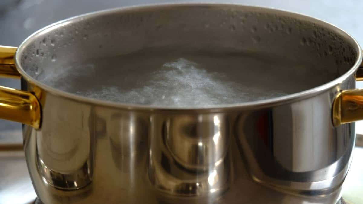 Gerente de restaurante quemó a dos clientes con agua