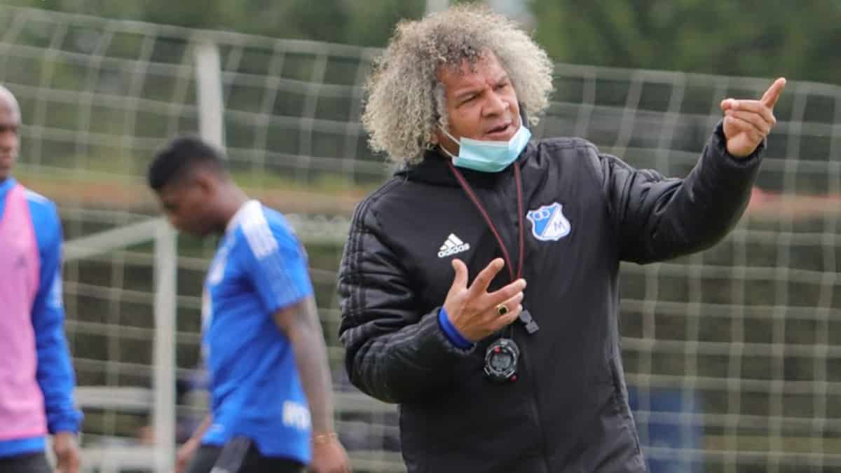 El problema de Alberto Gamero para cerrar los partidos