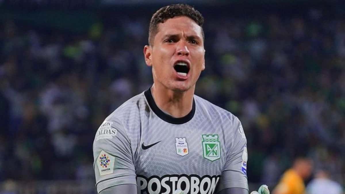 Atlético Nacional: Aldair Quintana recibió apoyo de Gastón Pezzuti