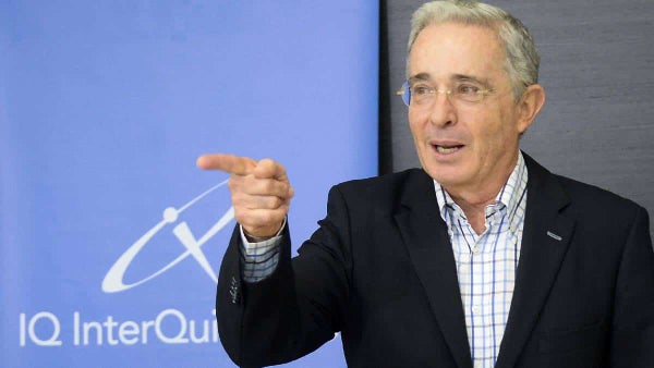 Tribunal absolvió a Álvaro Uribe de su condena por el delito de soborno en actuación penal