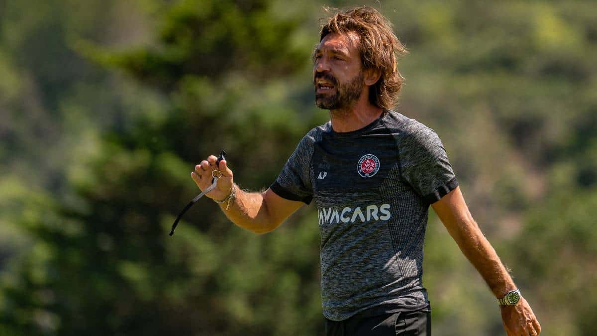 Andrea Pirlo busca resurgir su carrera