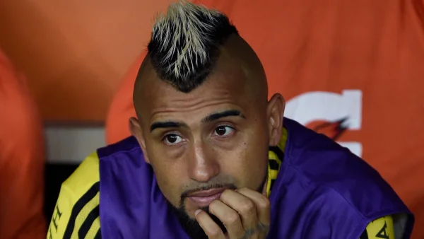 El futbolista chileno Arturo Vidal enfrenta denuncia por presunta agresión sexual