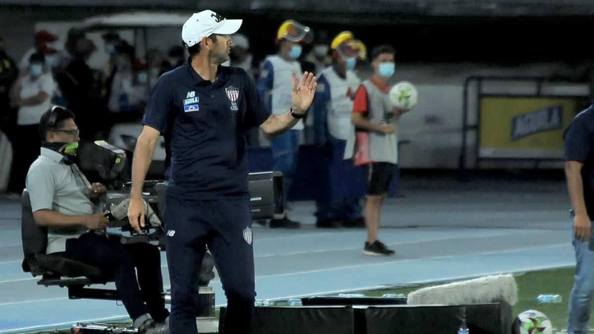 Arturo Reyes no es más el técnico de Junior de Barranquilla
