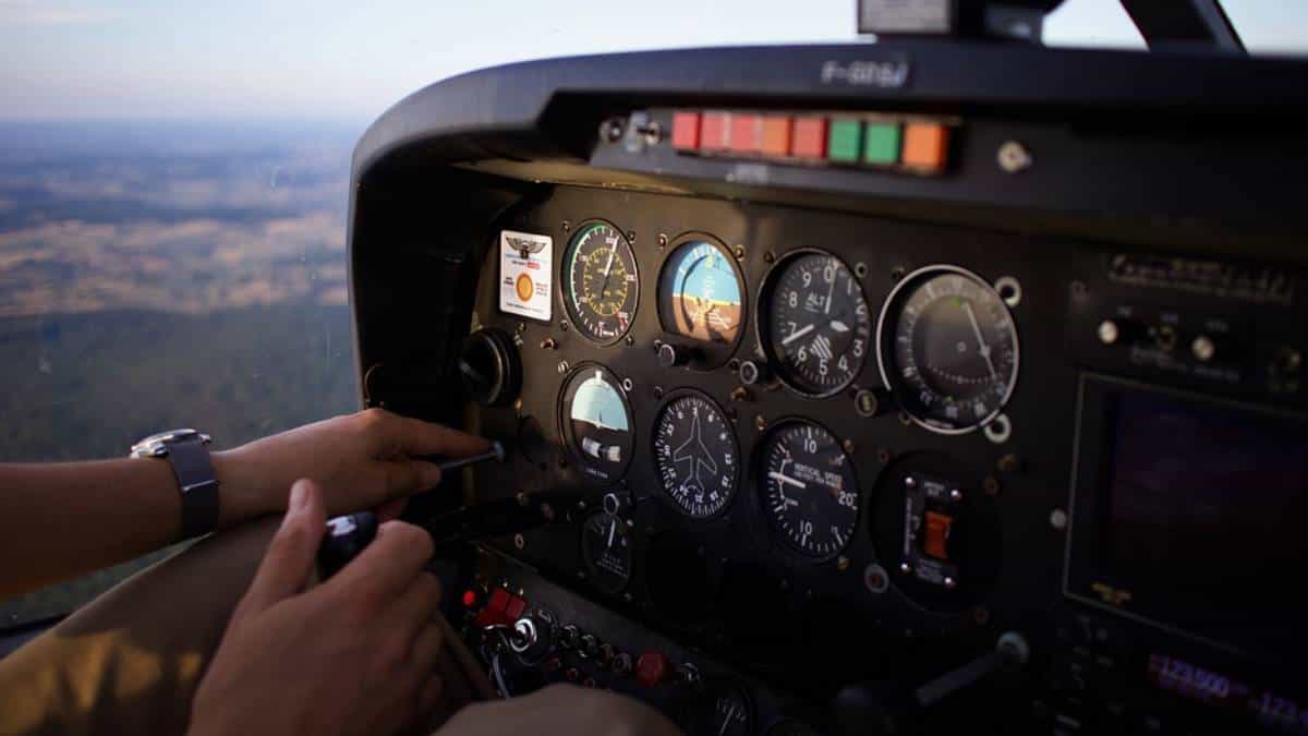 Autoridades buscan aeronave con la que se perdió contacto en Colombia