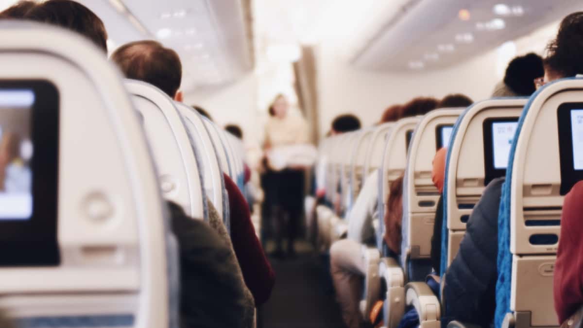 Video de turbina de avión se incendió en pleno vuelo