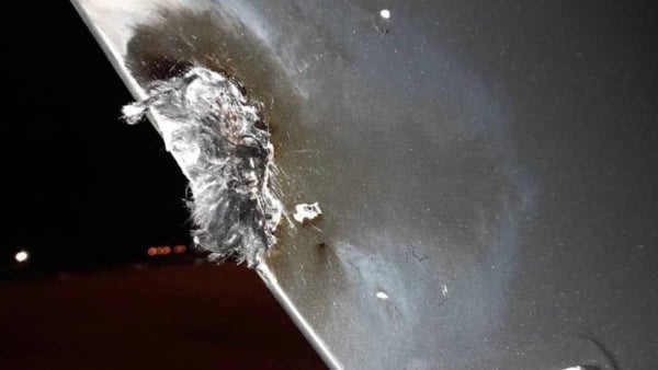 Video del angustioso momento en el que un rayo impacta avión de Miley Cyrus Video del angustioso momento en el que un rayo impacta avión de Miley Cyrus