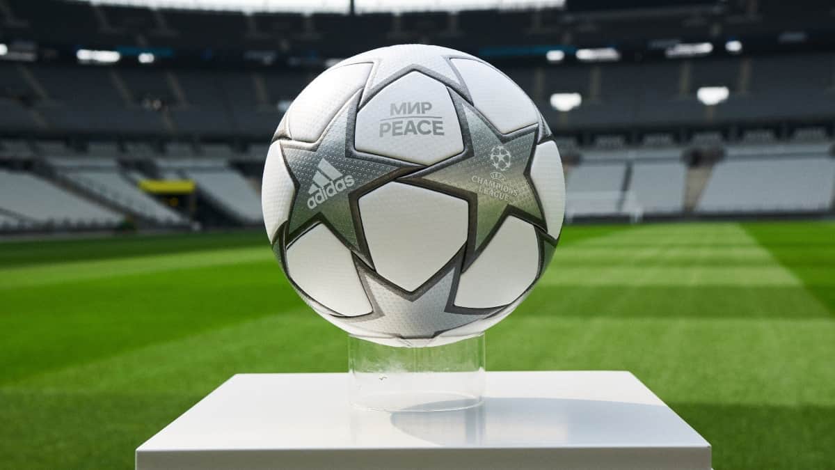 Balón final Champions League 2021/22