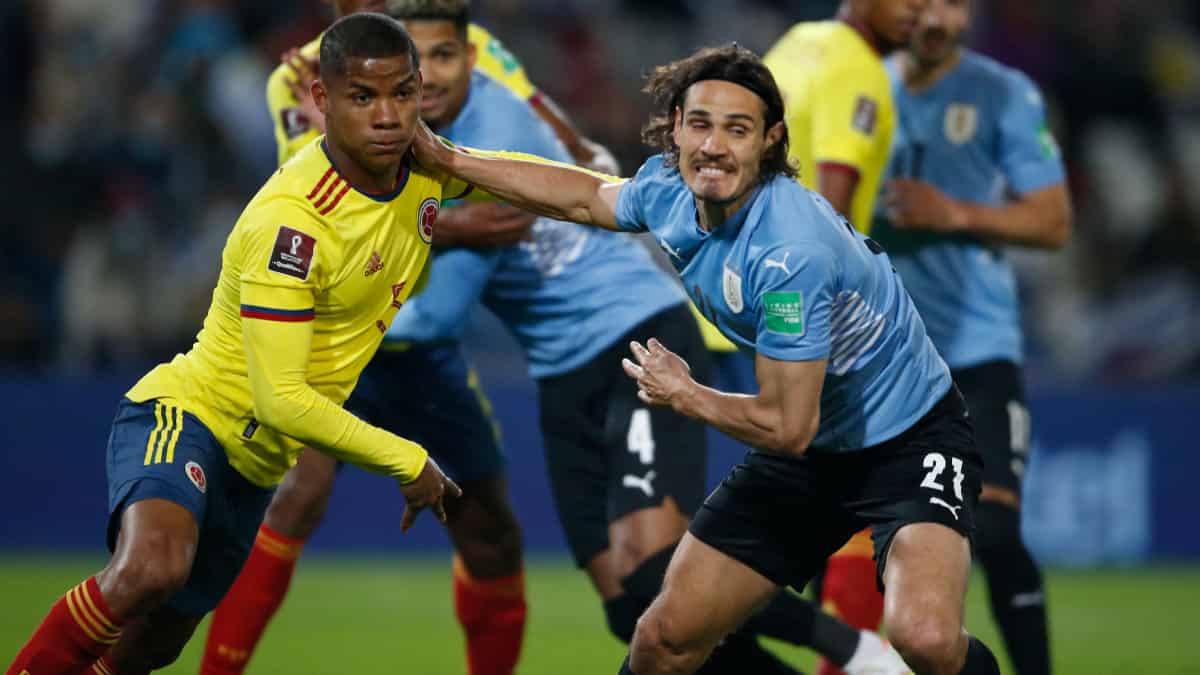 Wilmar Barrios y Edinson Cavani.