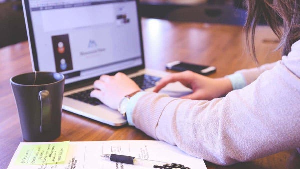 Alcaldía de Bogotá anuncia más de 9.000 becas en educación superior y técnica: así puede aplicar