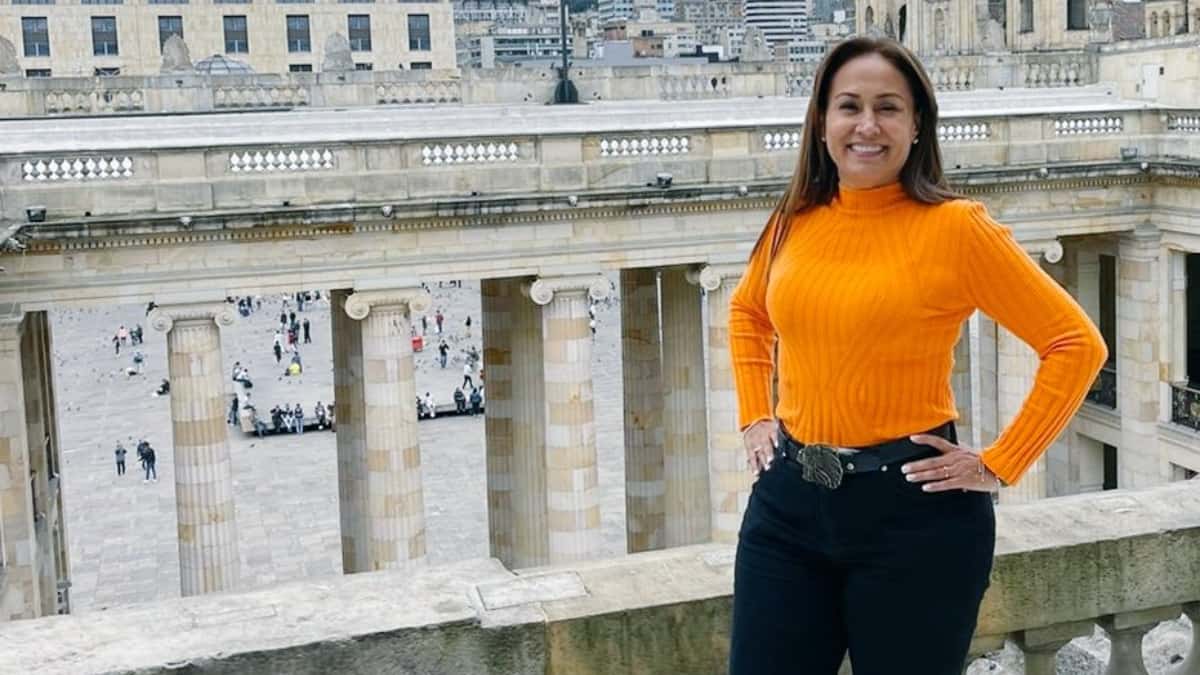 La senadora Berenice Bedoya, del Partido ASI.