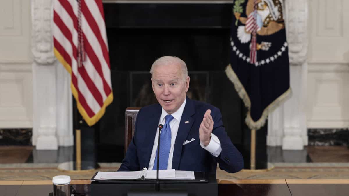 Biden pide a estadounidenses que salgan de Ucrania por posible guerra
