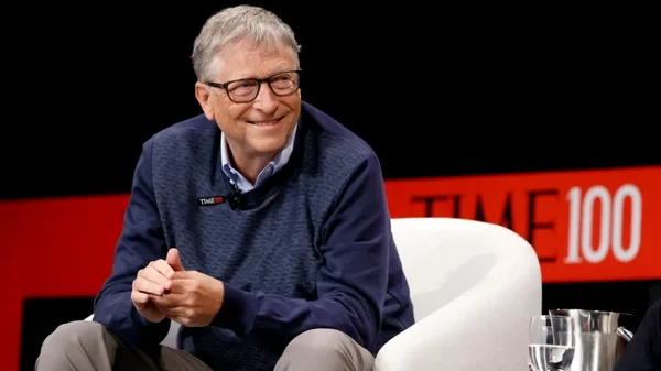 Bill Gates, el gurú de la tecnología reveló su rutina para leer 50 libros al año