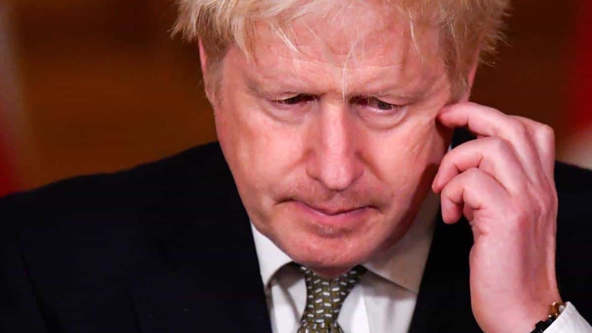 Boris Johnson se enfrenta a nuevas filtraciones comprometedoras