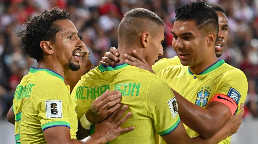 Brasil llama a David Neres para reemplazar a Raphinha