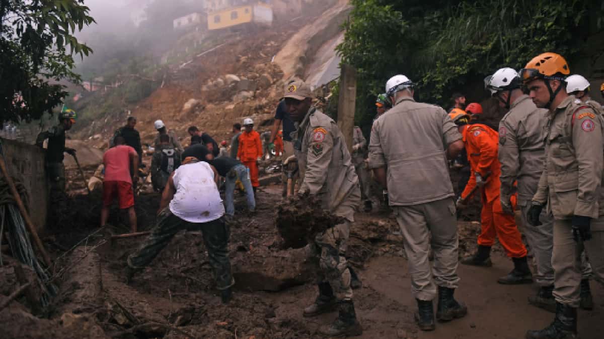 Muertos por lluvias torrenciales en Petrópolis, Brasil sube a 176