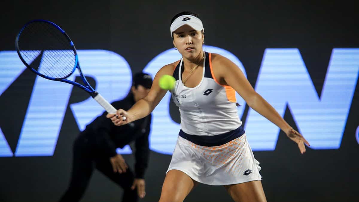 Camila Osorio perdió con Anna Kalinskaya en cuartos WTA de Guadalajara.