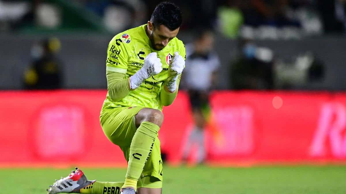 Camilo Vargas' spectacular save with Atlas goes viral across the continent