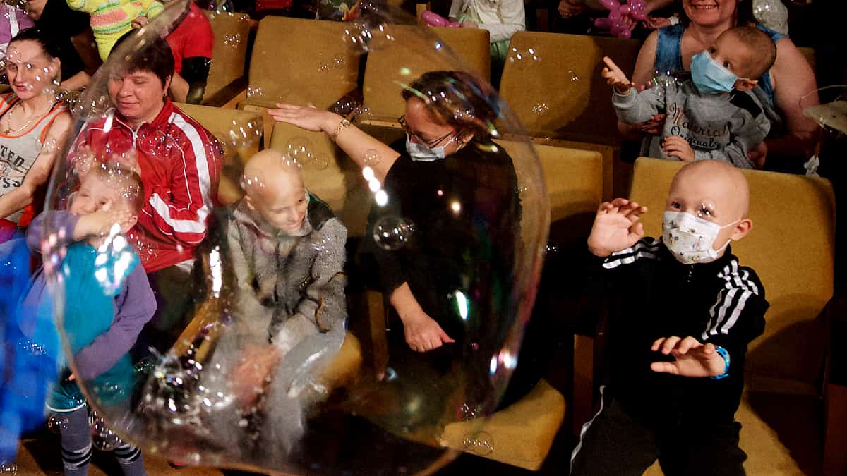 Niños y adolescentes con cáncer se curan en América Latina y el Caribe