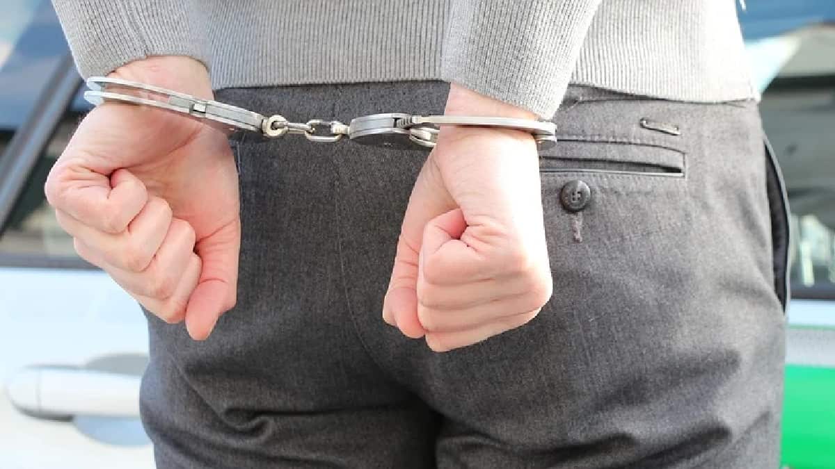 Hombre violentaba verbalmente a su abuela de 96 años de edad