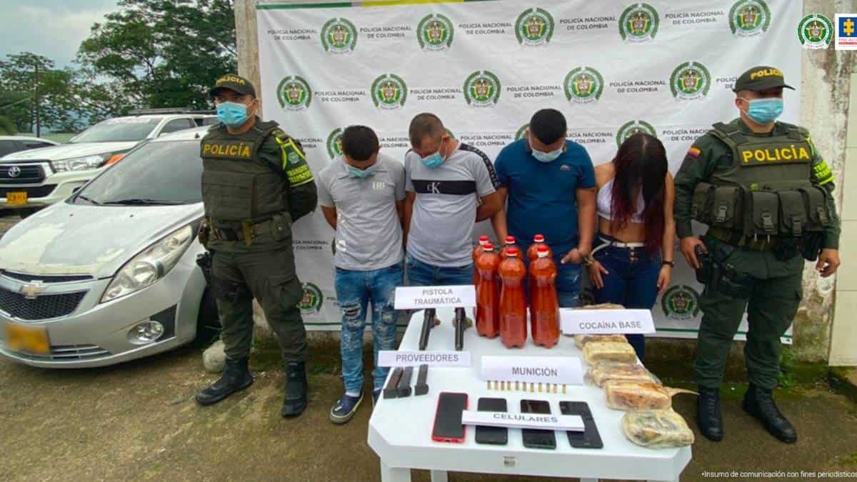 Capturan a personas transportaban cocaína en tanque de gasolina