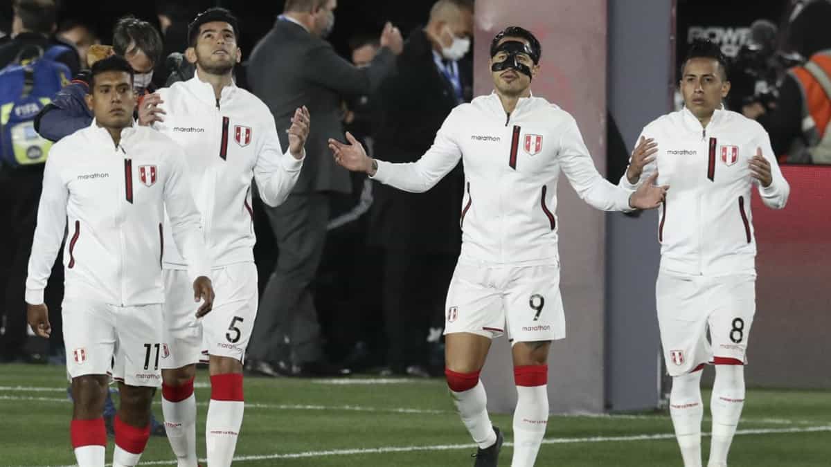 Carlos Zambrano, jugador Selección de Perú