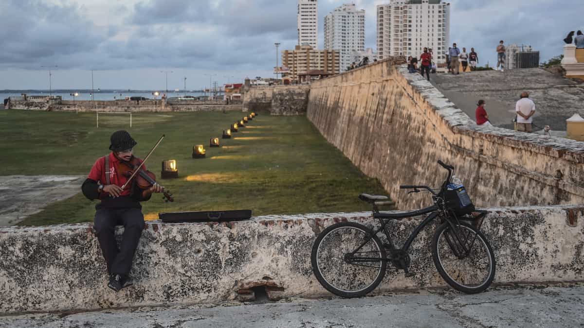 Alerta por posibles erosiones en Murallas de Cartagena
