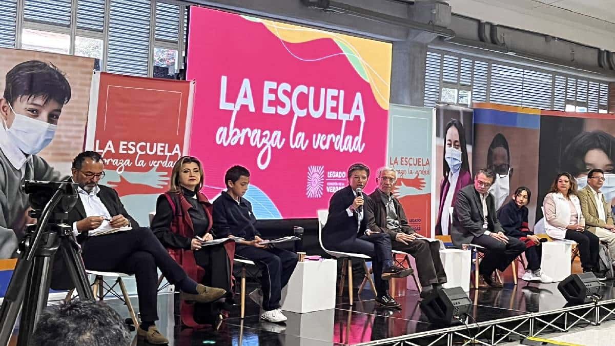 Pedagogía de la Cartilla del Informe de la Comisión de la Verdad en los colegios de Bogotá