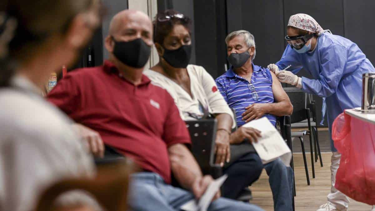 En las últimas horas 211 personas murieron por coronavirus en Colombia