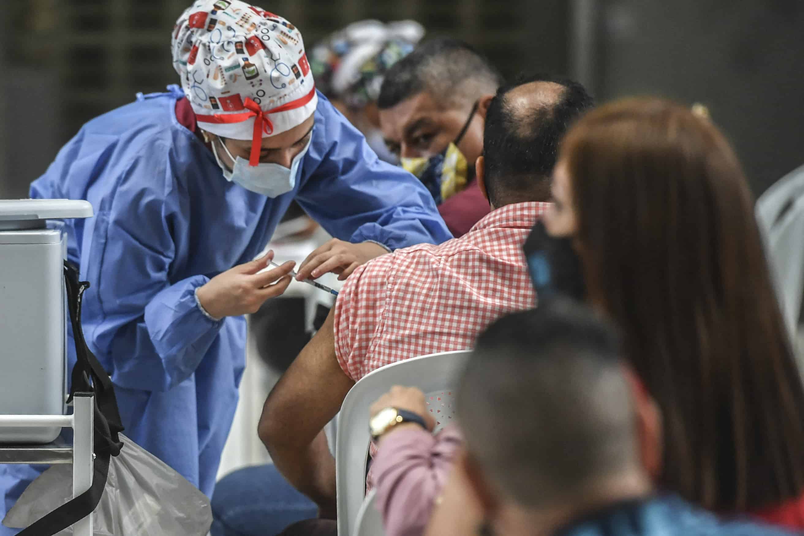 En Colombia más de 113.000 personas han fallecido a causa del coronavirus