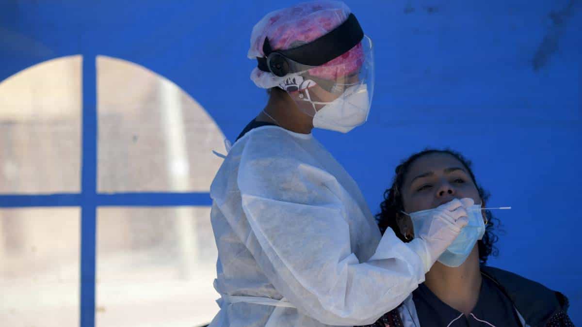 Más de 550 personas murieron por covid-19 este miércoles en Colombia