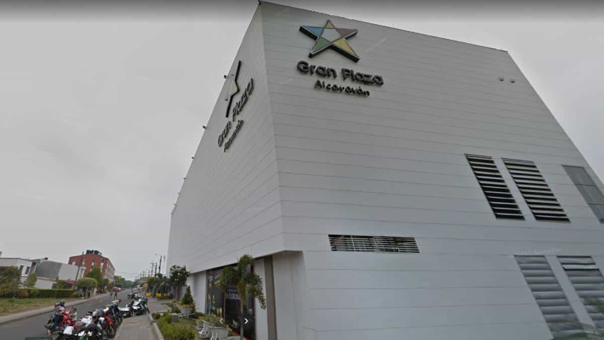 Explosión en centro comercial Alcaraván en Yopal