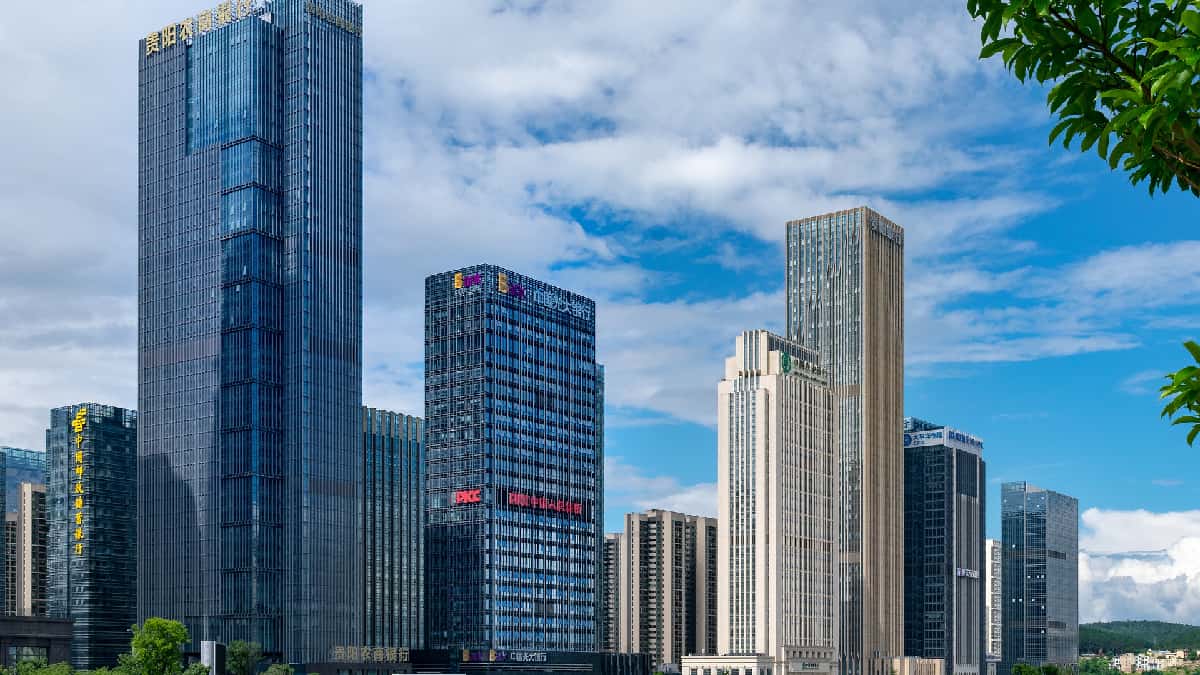 China desmiente que planea prohibir a sus empresas cotizar en Wall Street