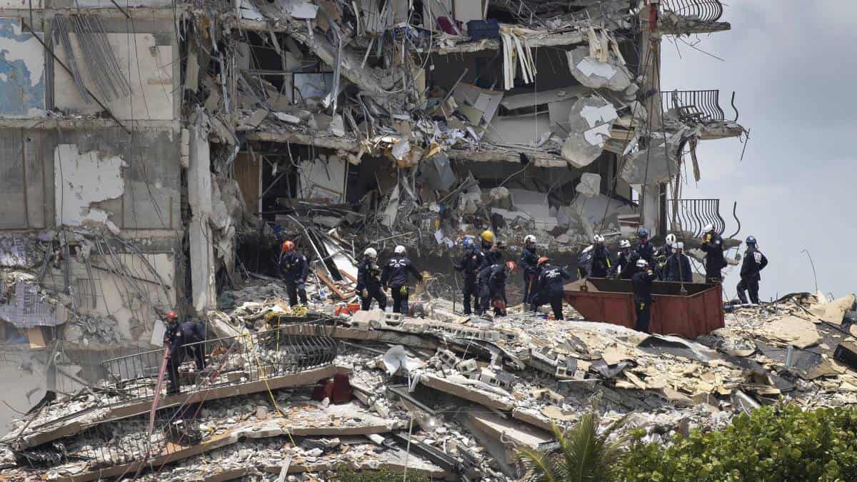 Asciende a cinco el número de muertos tras derrumbe parcial de edificio en Florida