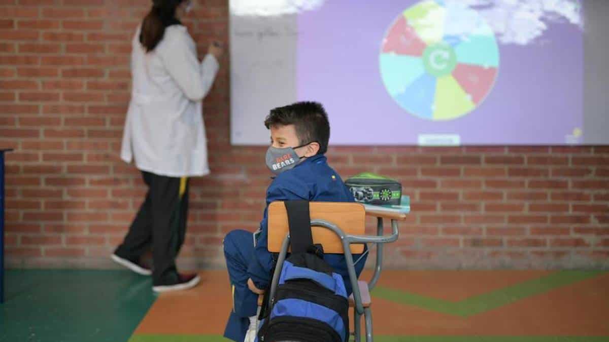 Clases presenciales en Bogotá vuelven el 10 de mayo