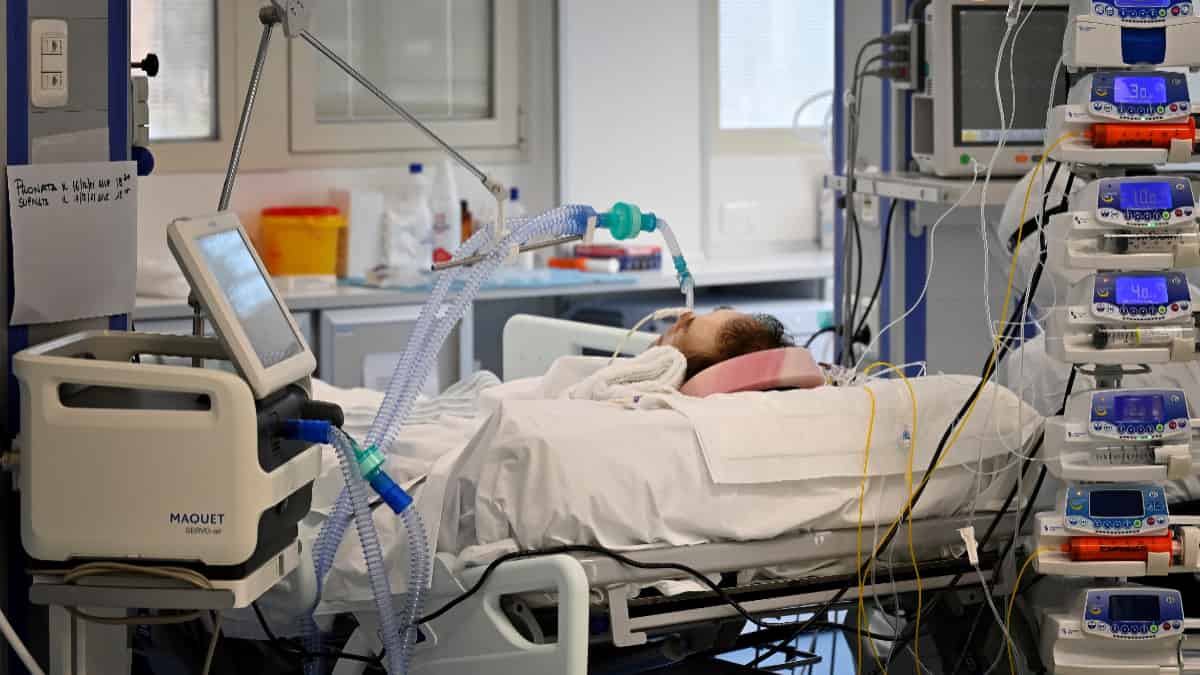 Pacientes no Covid-19 sin cama UCI: proponen ultrasonido para atención. / Foto: AFP. Pacientes no Covid-19 sin cama UCI: proponen ultrasonido para atención