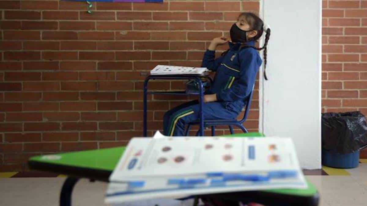 Identifican caso de covid en colegio de Bogotá