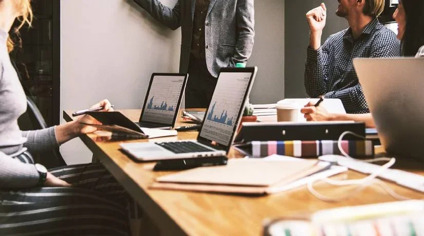 Convocatoria de empleo multinacional Indra