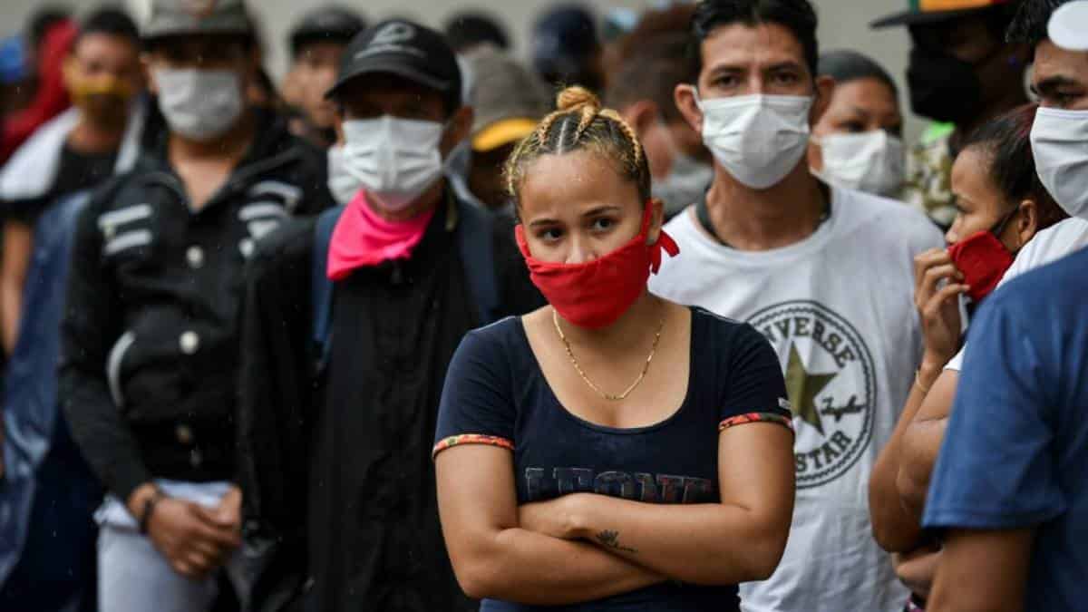 ¿Es posible contagiarse con dos variantes del covid al mismo tiempo?