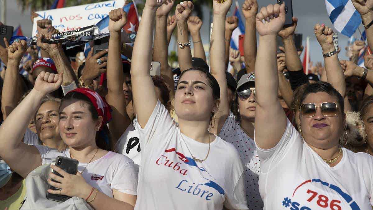 Gobierno cubano ofrece primeras concesiones a los manifestantes