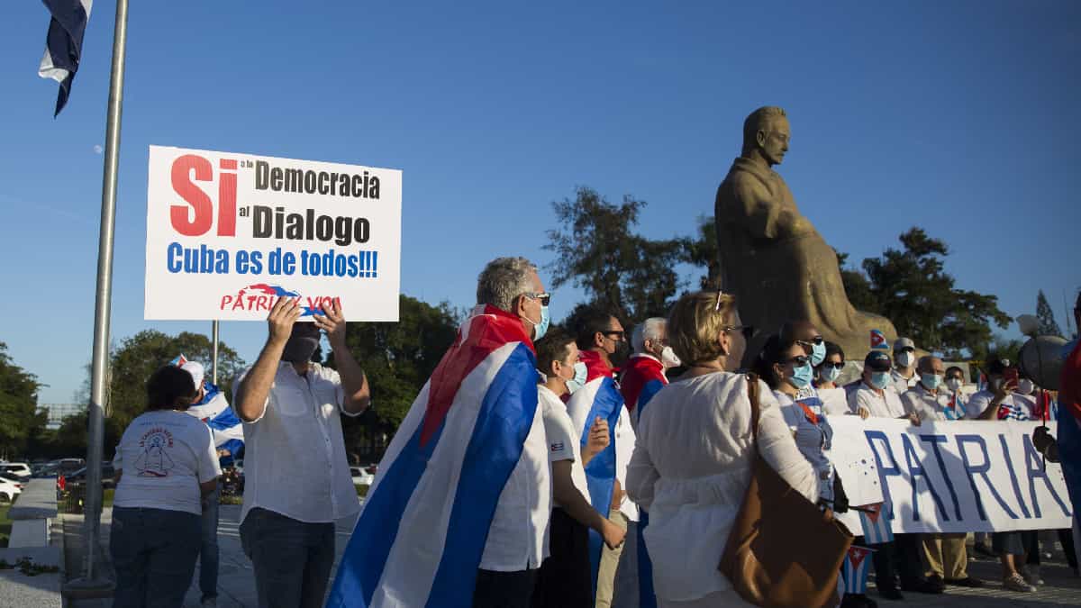 Grupo opositor cubano denuncia represión y extiende protesta hasta el 27 de noviembre