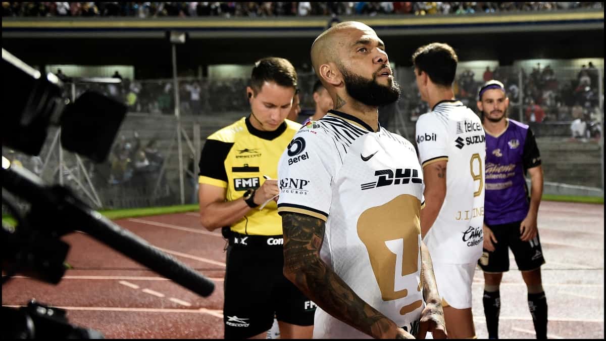 Dani Alves y Nicolás Benedetti