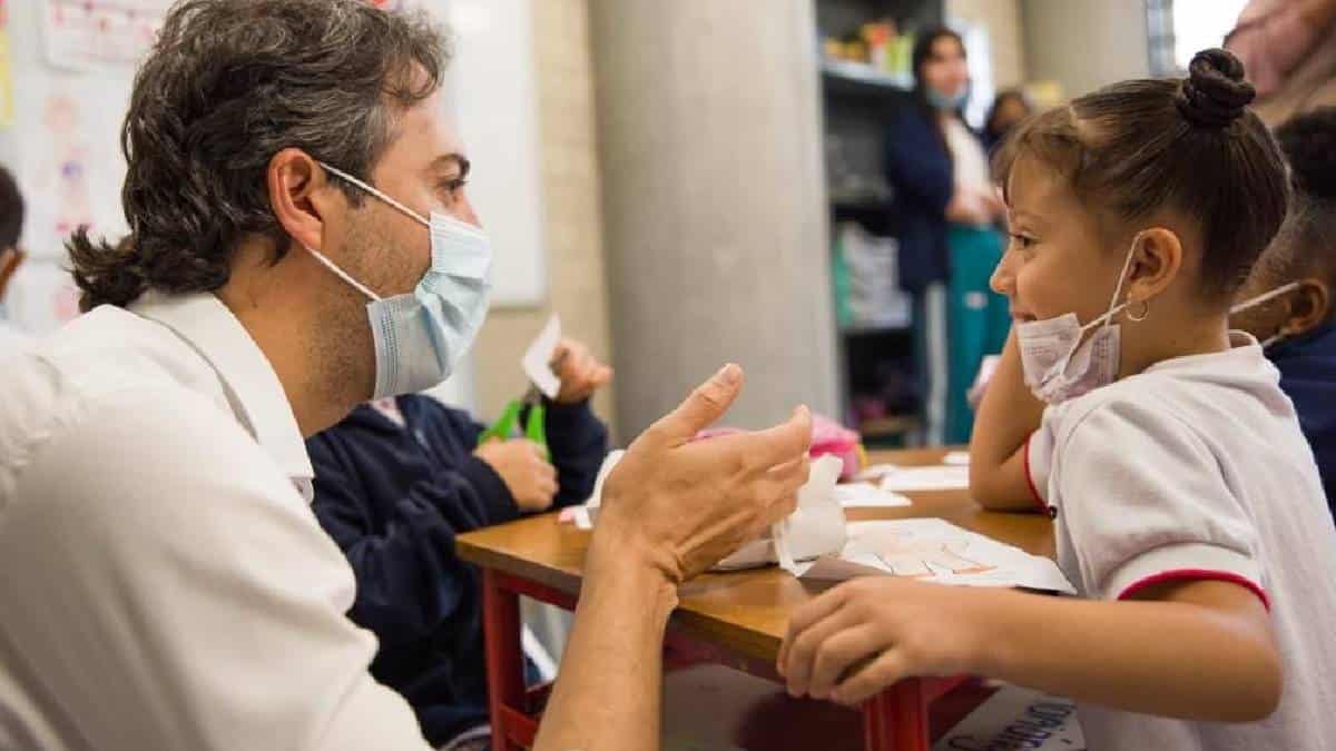 Daniel Quintero pide eliminar el uso del tapabocas en lugares cerrados