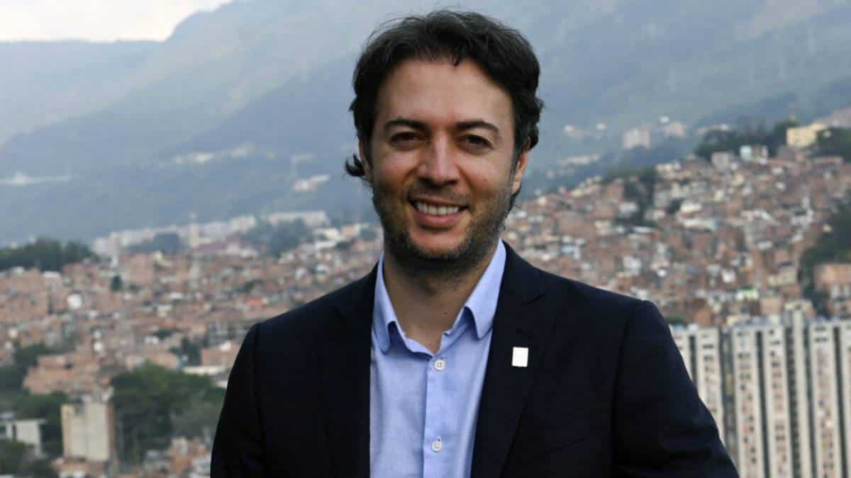 Juez mantiene suspensión de recolección de firmas para revocatoria de Daniel Quintero