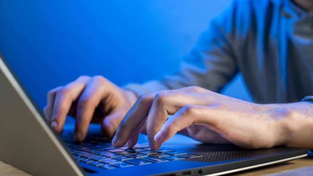 Demandan a página de lucrarse con videos de violaciones