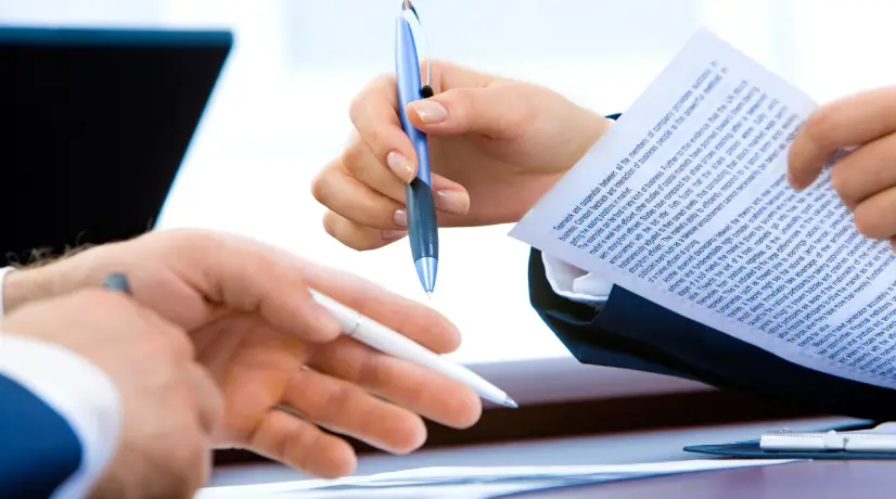 El periodista Carlos Sarria denuncia una posible adjudicación fraudulenta a través del Secop II.