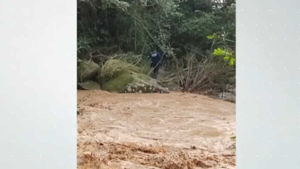 Hallan cuerpo de una de las mujeres arrastradas por creciente súbita en Silvania Hallan cuerpo de una de las mujeres arrastradas por creciente súbita en Silvania