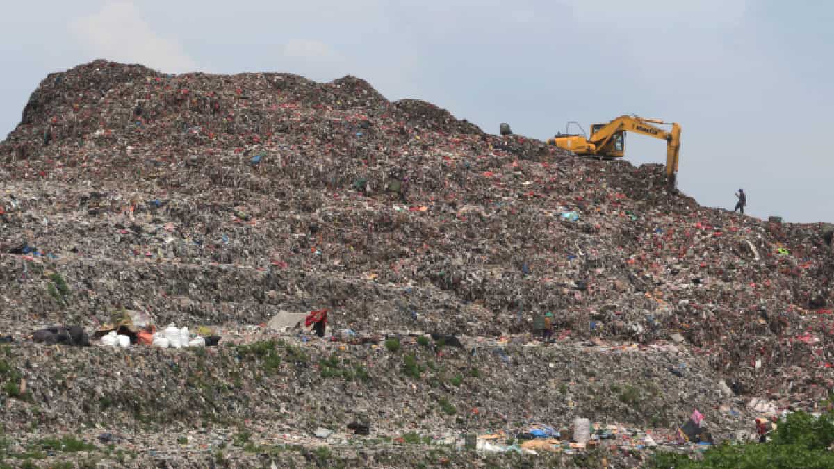 Emiratos Árabes Unidos, rico en petróleo, quemará basura para generar energía