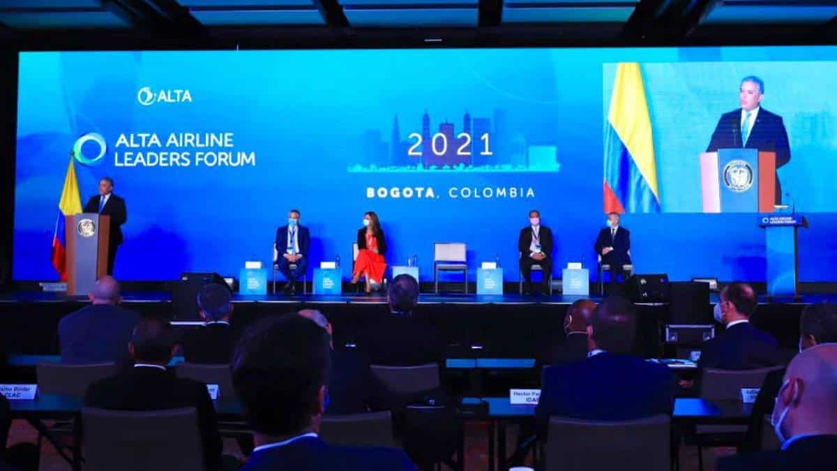 Transporte aéreo comercial impulsa el crecimiento económico del país